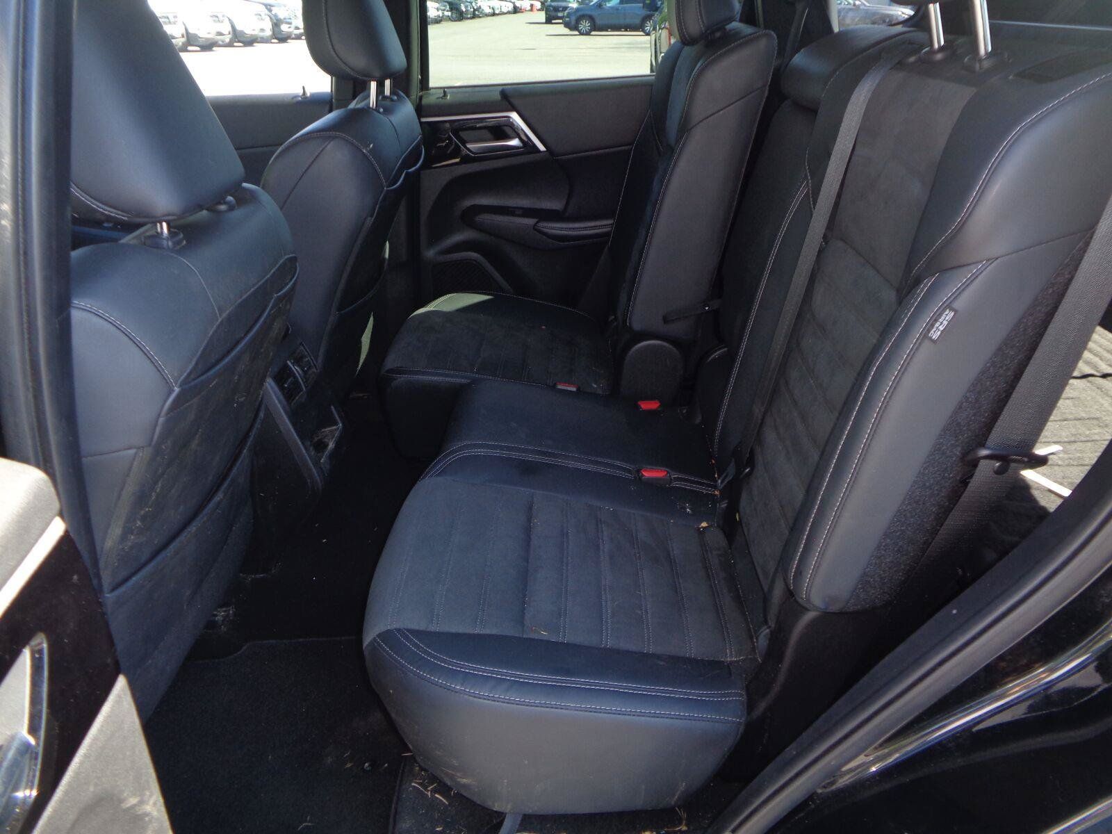 Used 2022 Mitsubishi Outlander SE AWD/4WD image 16