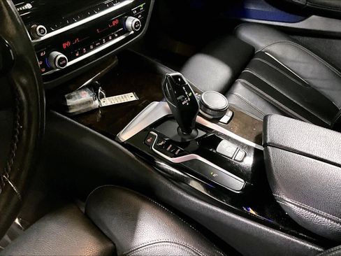 Used 2019 BMW 540i xDrive w/ Convenience Package image 17
