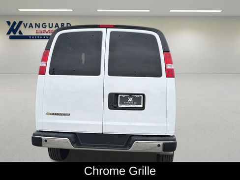 Used 2025 Chevrolet Express 3500 LT w/ LT Preferred Equipment Group RWD image 6