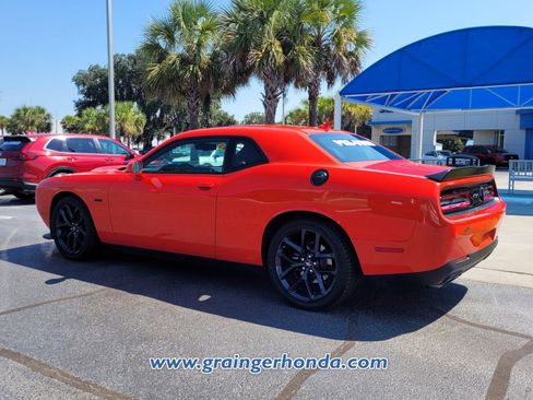 Used 2023 Dodge Challenger R/T w/ Plus Package image 3