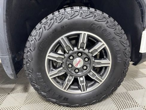 Used 2024 GMC Sierra 1500 AT4 w/ AT4 Premium Package AWD/4WD image 23