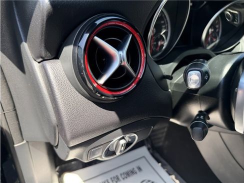 Used 2017 Mercedes-Benz CLA 250 4MATIC image 35