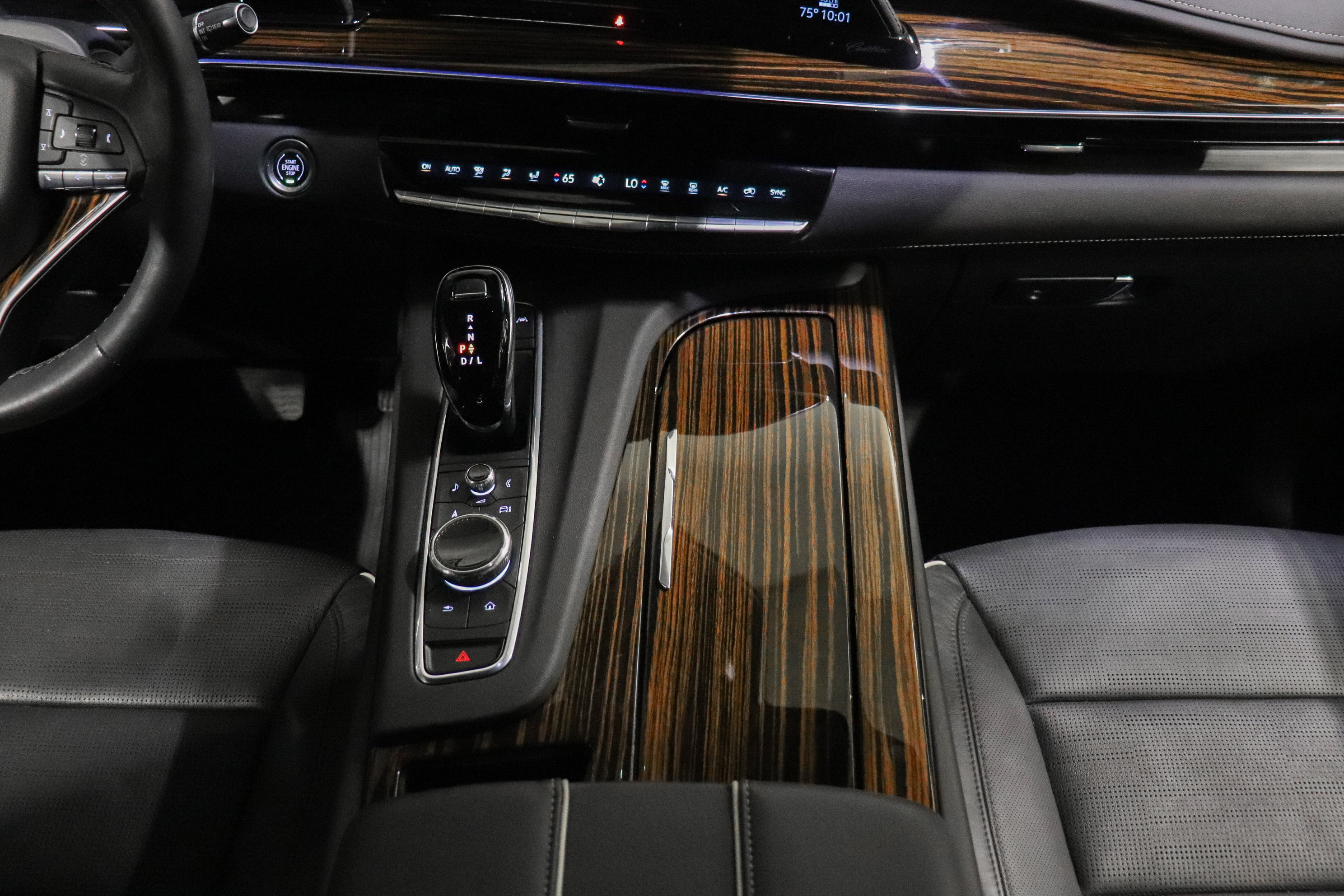 Certified 2023 Cadillac Escalade ESV Premium Luxury AWD/4WD image 32