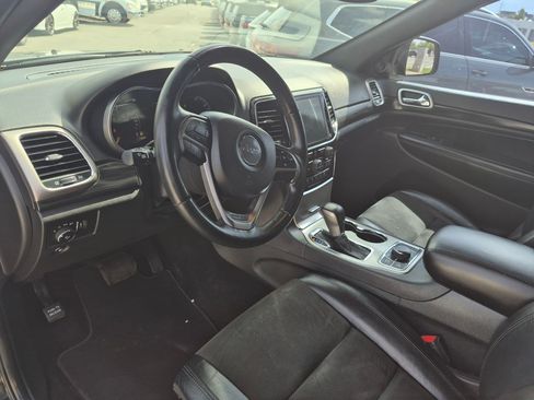 Used 2019 Jeep Grand Cherokee Altitude AWD/4WD image 15