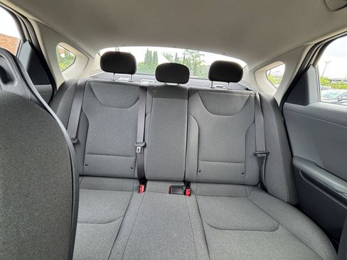 Used 2025 Kia K4 FWD image 36
