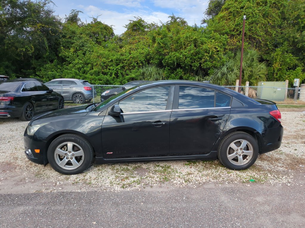 Used 2012 Chevrolet Cruze LT w/ RS Package FWD image 3