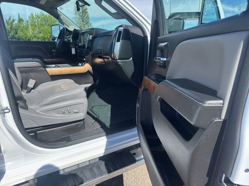 Used 2019 Chevrolet Silverado 2500 LTZ w/ Duramax Plus Package AWD/4WD image 16