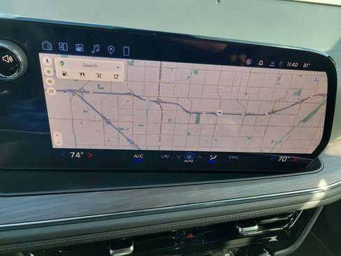 New 2026 Chevrolet Suburban LS image 8