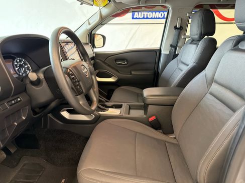 Used 2023 Nissan Frontier SV RWD image 13
