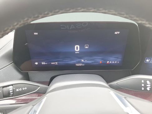 Used 2025 Chevrolet Traverse Z71 image 23