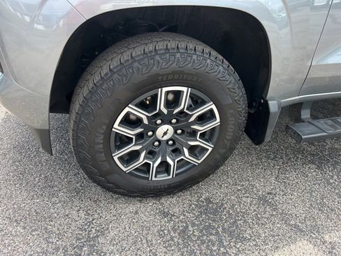 Used 2024 Chevrolet Colorado Z71 w/ Z71 Convenience Package 2 image 10