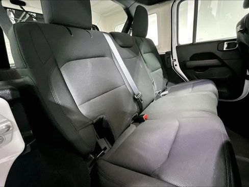 Used 2022 Jeep Wrangler Unlimited Sahara w/ Cold Weather Group image 36