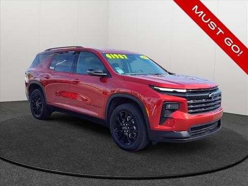 Used 2025 Chevrolet Traverse LT w/ Enhanced Driving Package FWD image 5