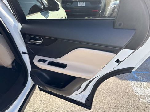 Used 2018 Jaguar F-PACE Premium image 19