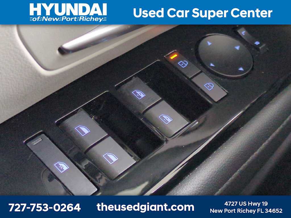 Used 2025 Hyundai Tucson Limited FWD image 29