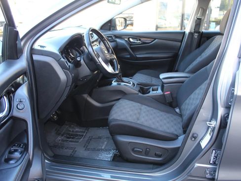 Used 2021 Nissan Rogue Sport SV FWD image 9