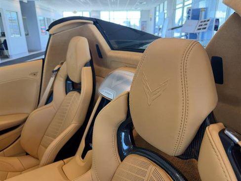 Used 2024 Chevrolet Corvette Stingray Premium Conv w/ Z51 Performance Package RWD image 17