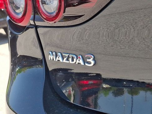 Certified 2025 MAZDA MAZDA3 2.5 S Hatchback w/ Appearance Package FWD image 32