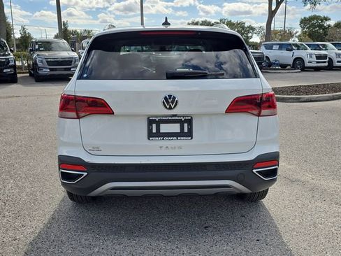 Used 2024 Volkswagen Taos SE image 7