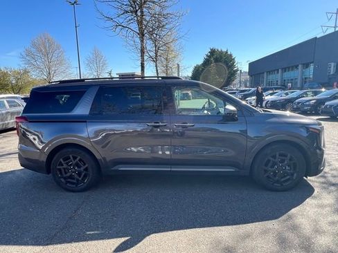 Certified 2025 Kia Carnival SX Prestige image 6