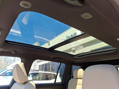 New 2026 Jeep Grand Cherokee Limited image 10