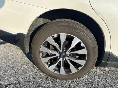 Used 2017 Subaru Outback 3.6R Limited AWD/4WD image 11