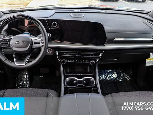 Used 2025 Chevrolet Traverse LT w/ Enhanced Driving Package image 28