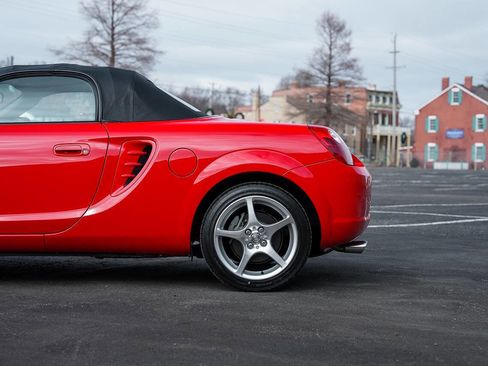 Used 2003 Toyota MR2 image 58