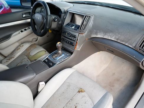 Used 2012 INFINITI G37 Journey w/ Premium Pkg image 19