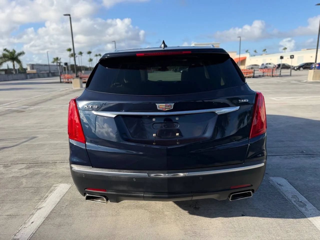 Used 2017 Cadillac XT5 Luxury w/ Driver Awareness Package FWD image 10