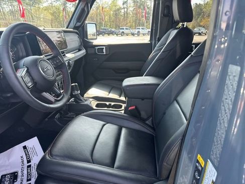 Used 2024 Jeep Wrangler Unlimited Rubicon image 5
