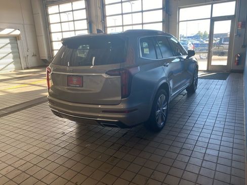 Used 2023 Cadillac XT6 Premium Luxury image 20