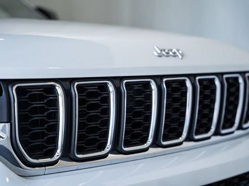 New 2026 Jeep Grand Cherokee L Laredo AWD/4WD image 12