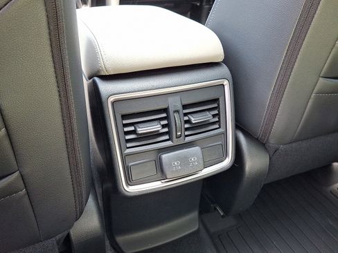 Used 2021 Subaru Forester Limited AWD/4WD image 8