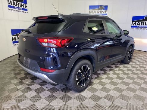 Used 2021 Chevrolet TrailBlazer LT w/ Sun and Liftgate Package FWD image 16