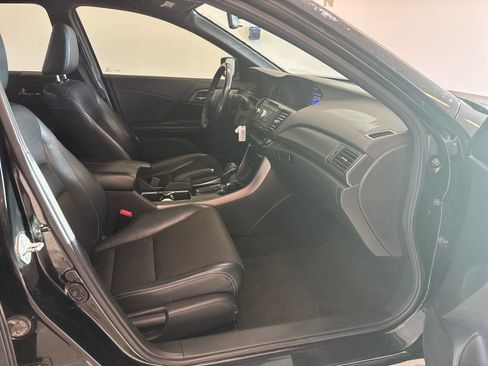 Used 2016 Honda Accord Sport image 6