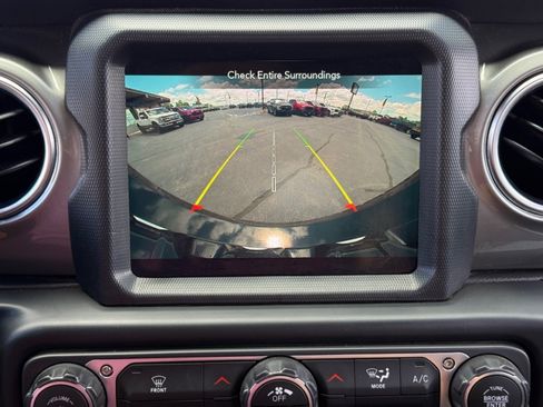 Used 2020 Jeep Wrangler Unlimited Sahara w/ Uconnect 4C Nav & Sound Group AWD/4WD image 13