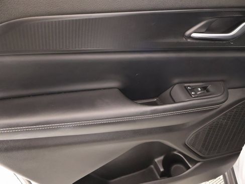 Used 2024 Jeep Grand Cherokee L Laredo image 18