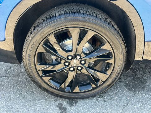 Used 2019 Chevrolet Blazer RS w/ Sun and Wheels Package AWD/4WD image 11