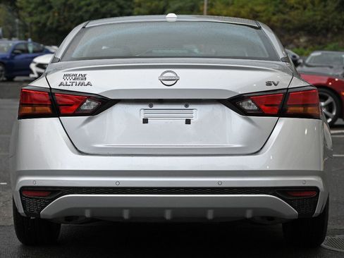 Used 2024 Nissan Altima 2.5 SV image 6