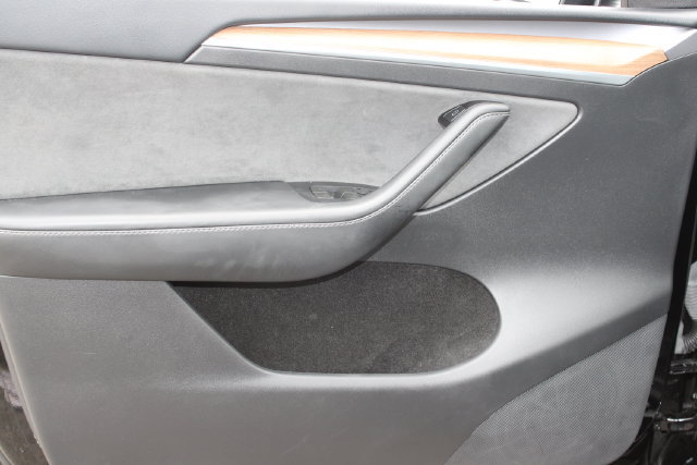 Used 2024 Tesla Model Y Performance AWD/4WD image 9