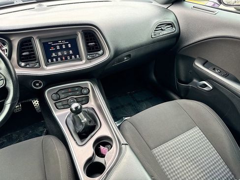 Used 2022 Dodge Challenger R/T image 28