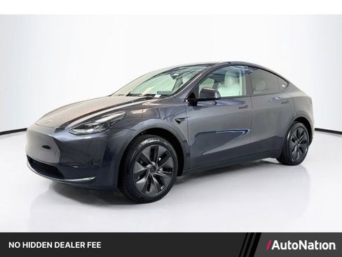 Used 2025 Tesla Model Y Long Range RWD image 1