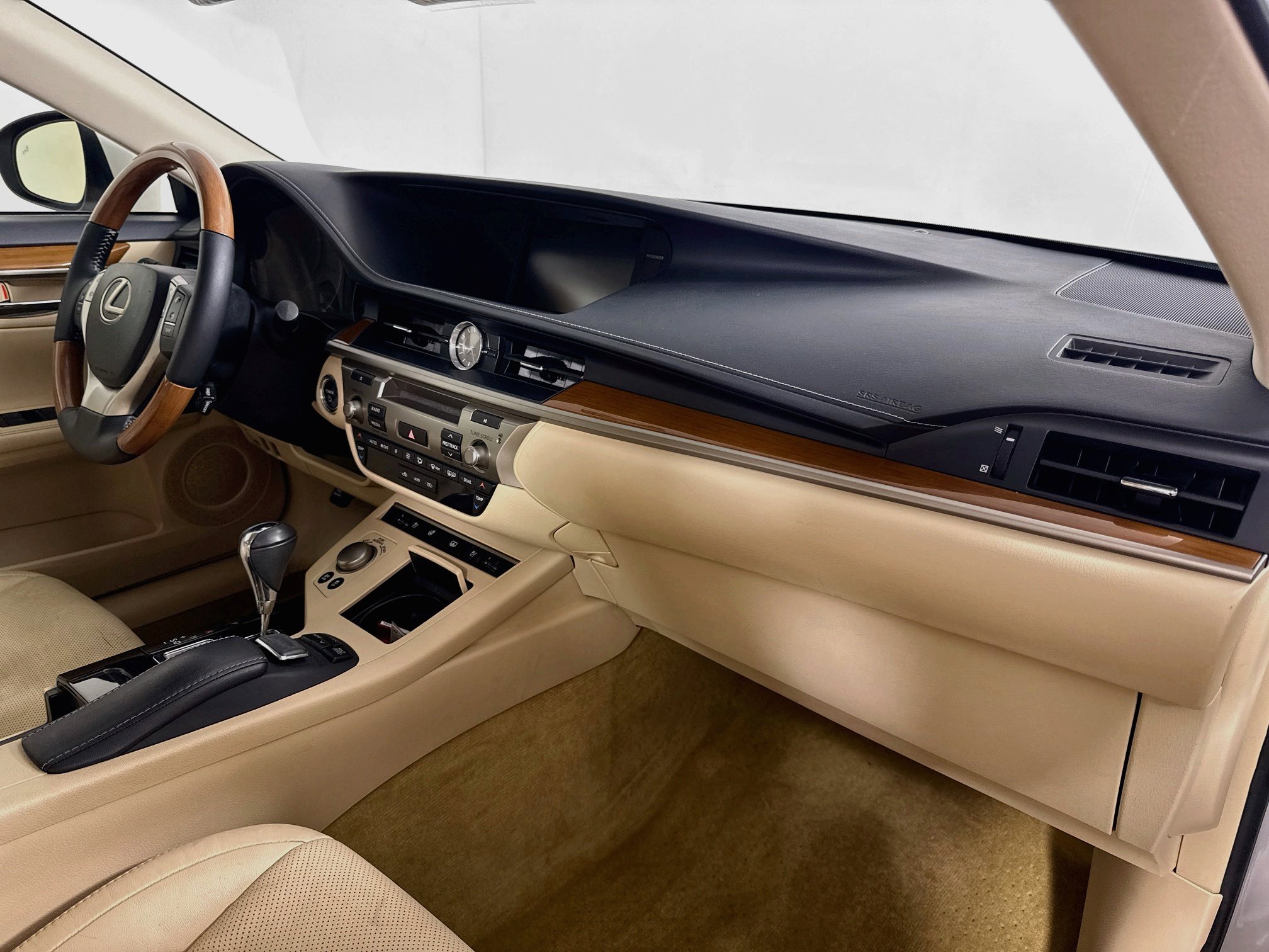 Used 2013 Lexus ES 300h w/ Luxury Pkg FWD image 26