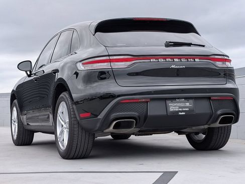 Certified 2025 Porsche Macan AWD/4WD image 3