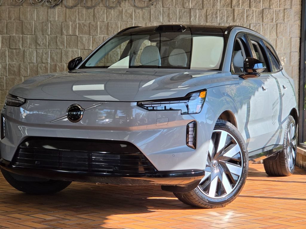 Used 2025 Volvo EX90 Ultra AWD/4WD image 2