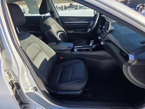 Used 2023 Nissan Altima 2.5 SV image 39