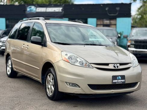 Used 2007 Toyota Sienna XLE Limited FWD image 1