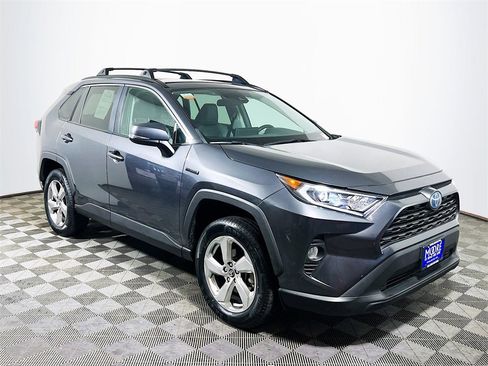 Certified 2021 Toyota RAV4 XLE Premium image 1