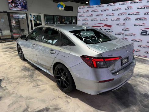 Used 2025 Honda Civic Sport image 9